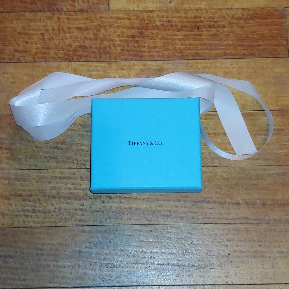 Tiffany & Co Brand New Gift Box & Ribbon